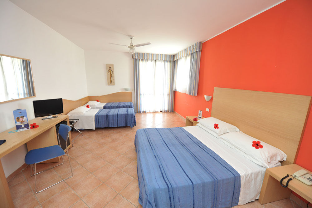 Hotel Club Santa Sabina Torre Santa Sabina Exteriér fotografie